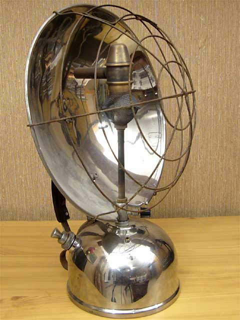 1286998350-R1A_front.jpg