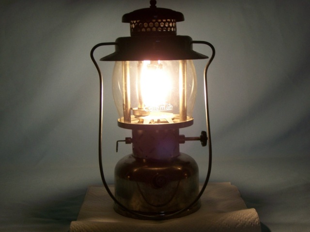 1301795606-Coleman_237_burning_Peerless_111_Mantle_opt.jpg
