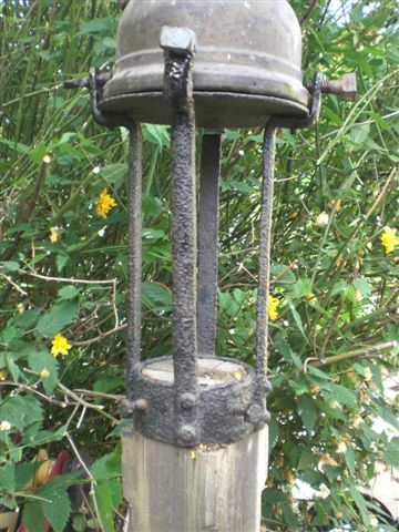1306176968-Lamp_frame.jpg
