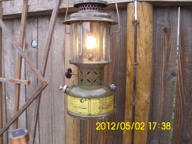 1336004270-Coleman_military_lantern_012_opt.jpg