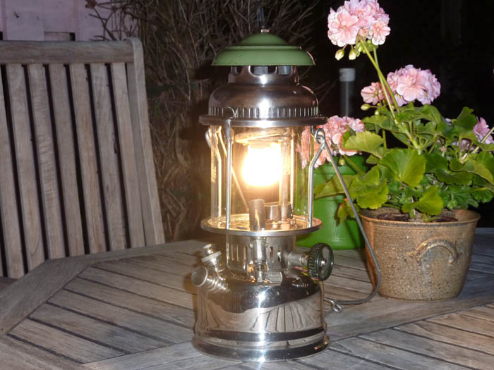 1344114008-981_night_light.jpg