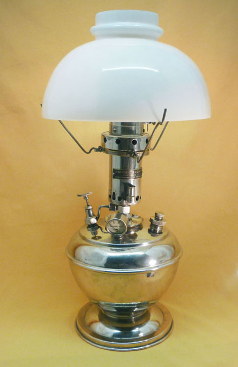 1355789917-Empire_lamp.jpg