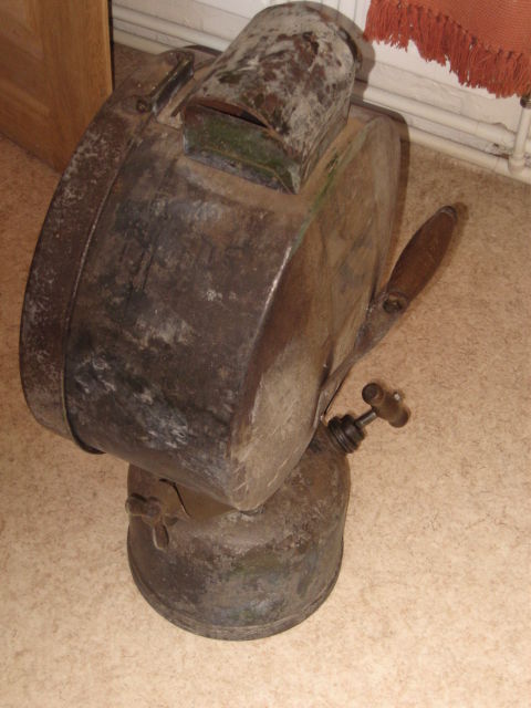 1380905418-002_opt.jpg