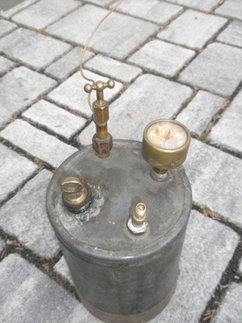 1383025752-c2.jpg
