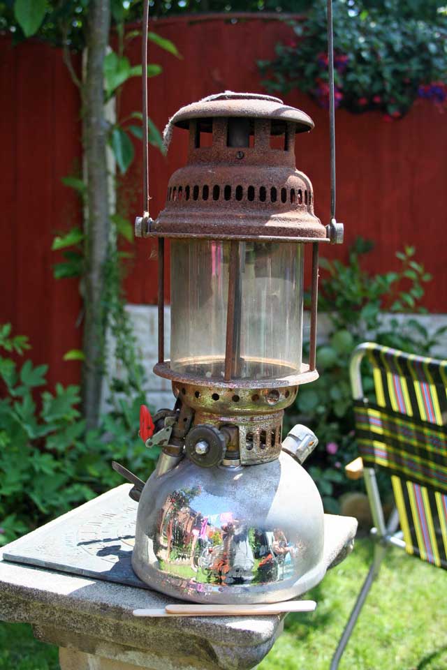 1410375418-Cat-max-lamp.jpg