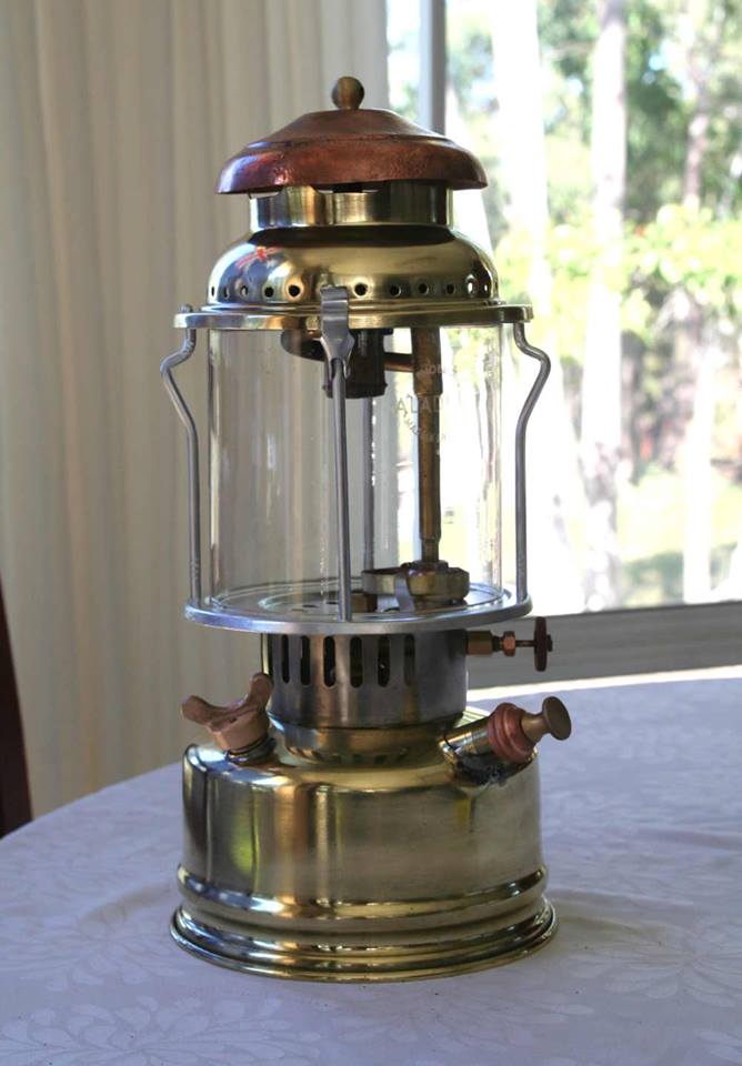 1436666897-lamp.jpg