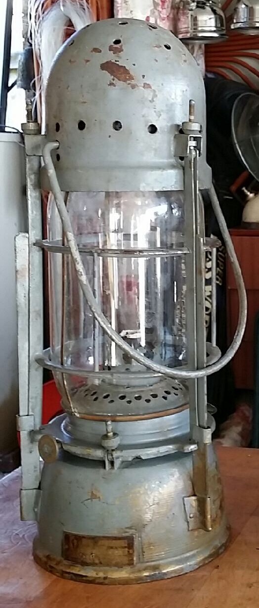 1445068039-vekis.jpg