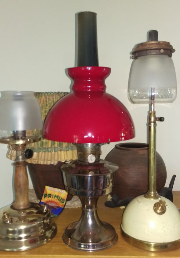 1463237518-aladdin-black.jpg
