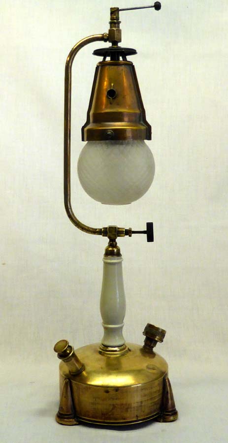 1471030556-Ekinox_lamp.jpg