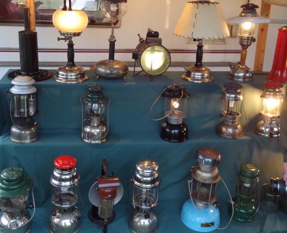newarklamp.jpg