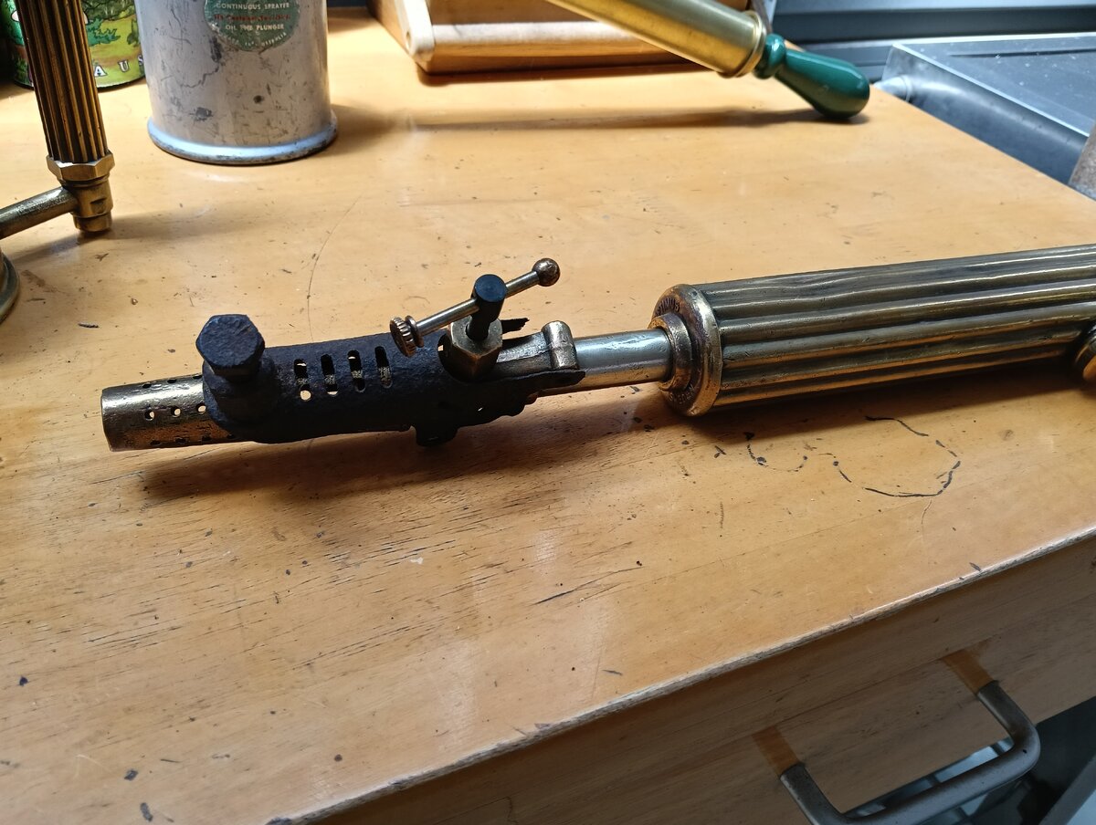 Primus blowtorch 2.jpg