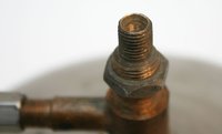 1450671327-Gloria_lantern_generator_fitting.jpg