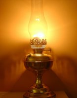 1351762066-lampvs.JPG