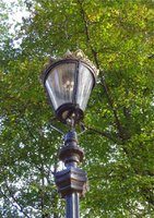1352410571-Gass_lamp_b.jpg