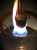 1454530411-Primus_1008_lamp_pre_heating_flame.jpg