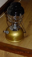 1412979861-tilley4.jpg